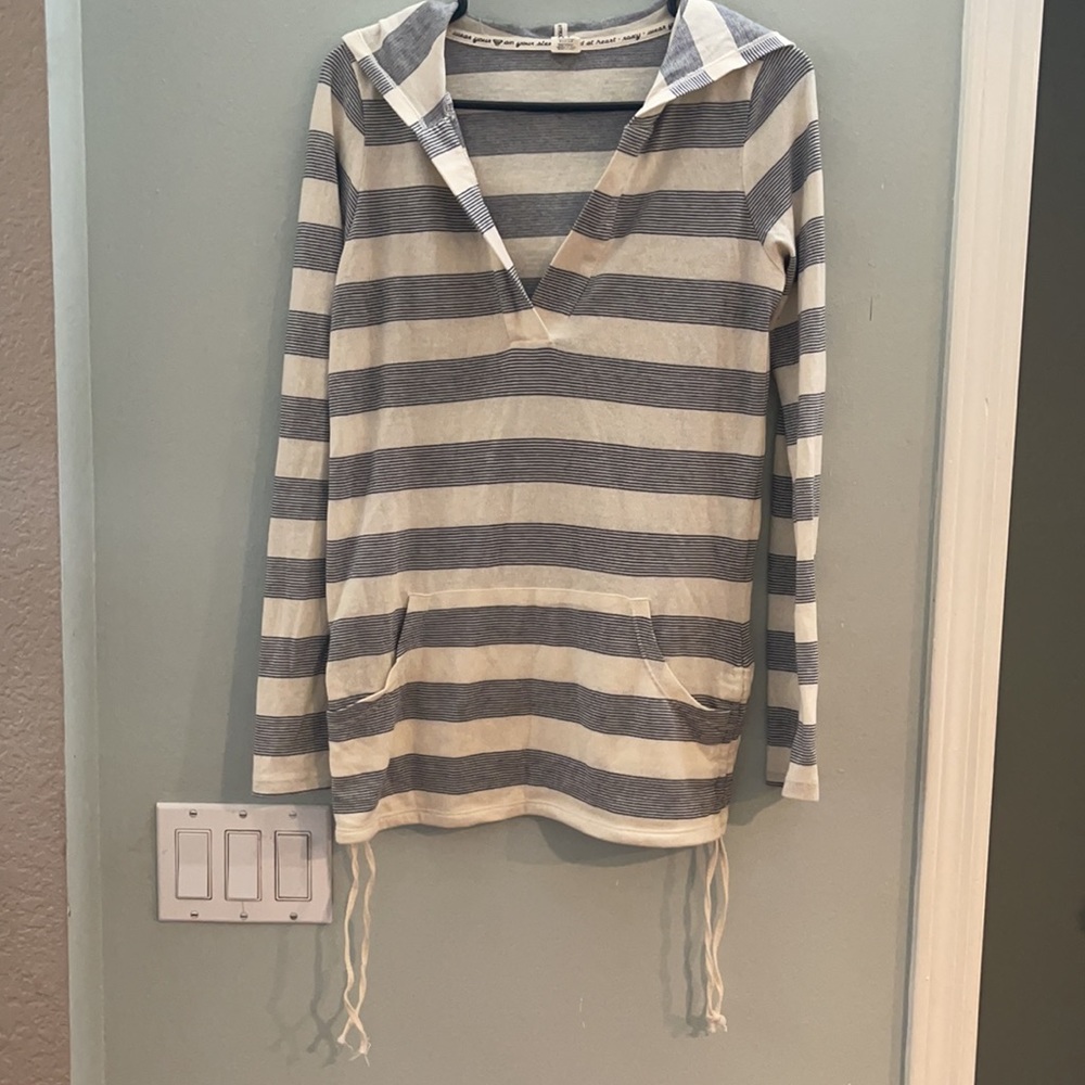 Cute Roxy pull over - Picture 13 of 16
